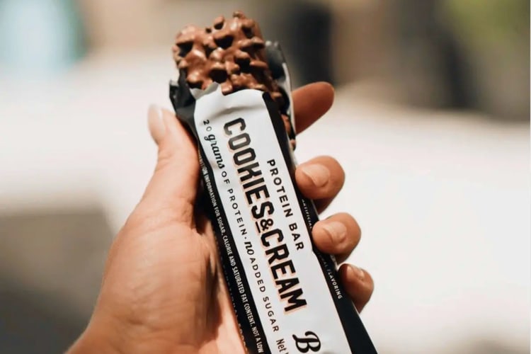 Soft and creamy cookie-dough core covered in sweet milk chocolate and crunchy cookie crispies.