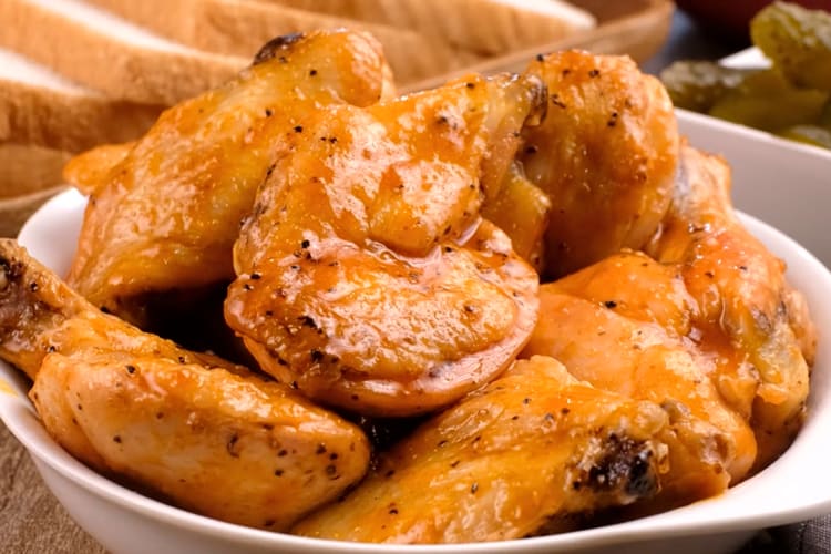 A bowl of air fryer chicken wings