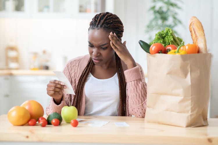 Are you looking for the cheapest grocery stores to save each money each month?