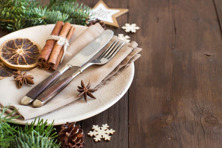 Usingn dried fruit is a great Christmas Day table setting idea