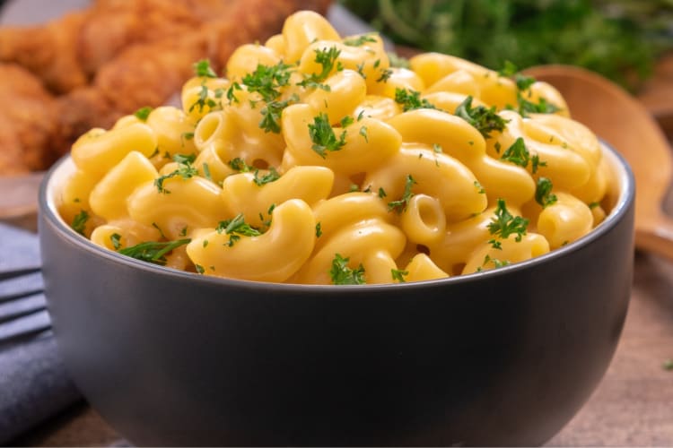 Mac and cheese is perfect for Christmas poluck ideas
