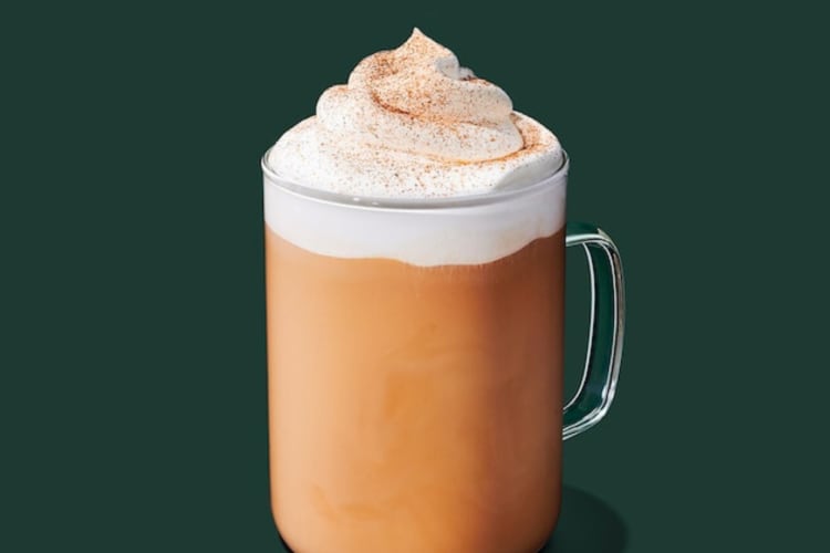 A mug of the Cinnamon Dolce Latte from Starbucks