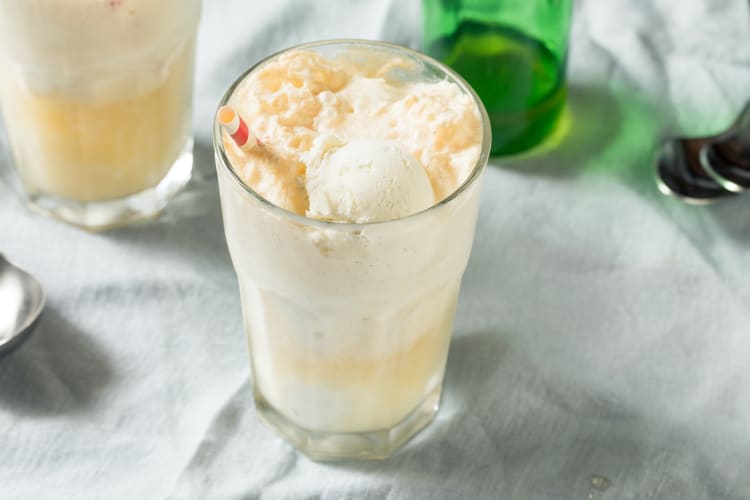 Homemade ginger beer Boston cooler