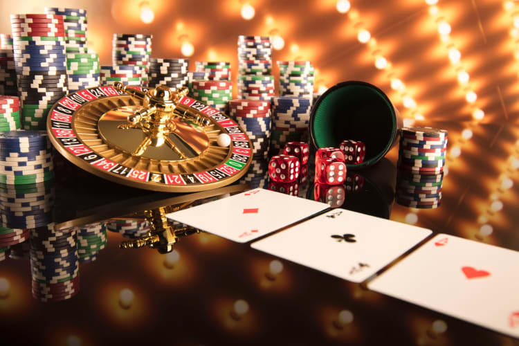 Get the poker table out with this dinner party theme. 