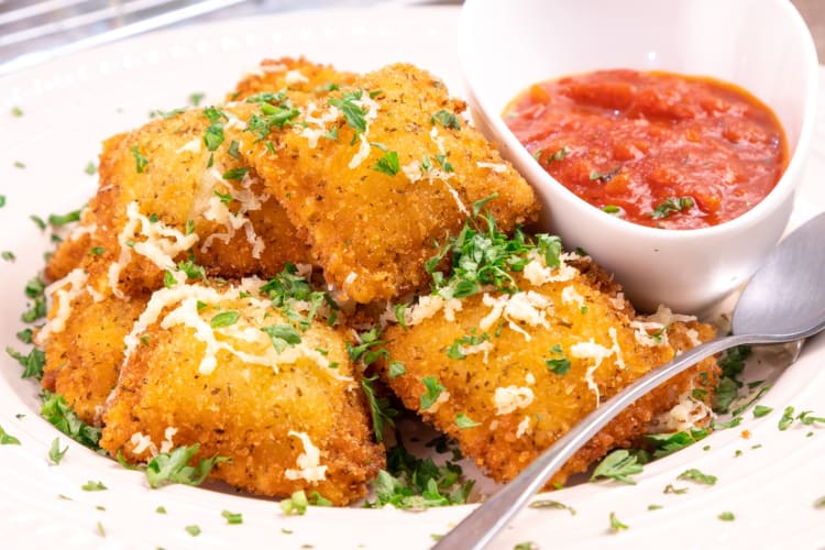 Fried Ravioli with marinara