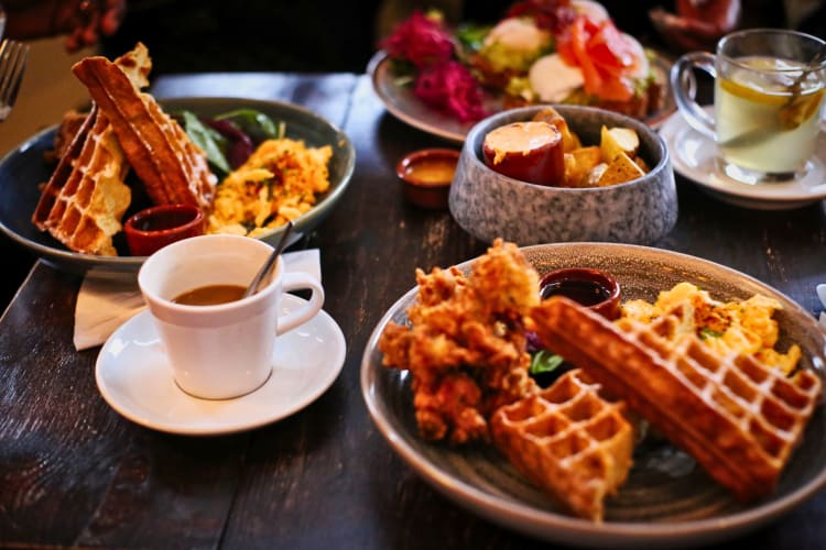 Brunch is a Fall party idea.