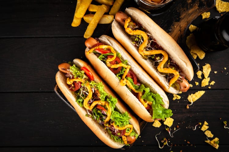 Try great fast food in Abu DHabi at even Dawgs