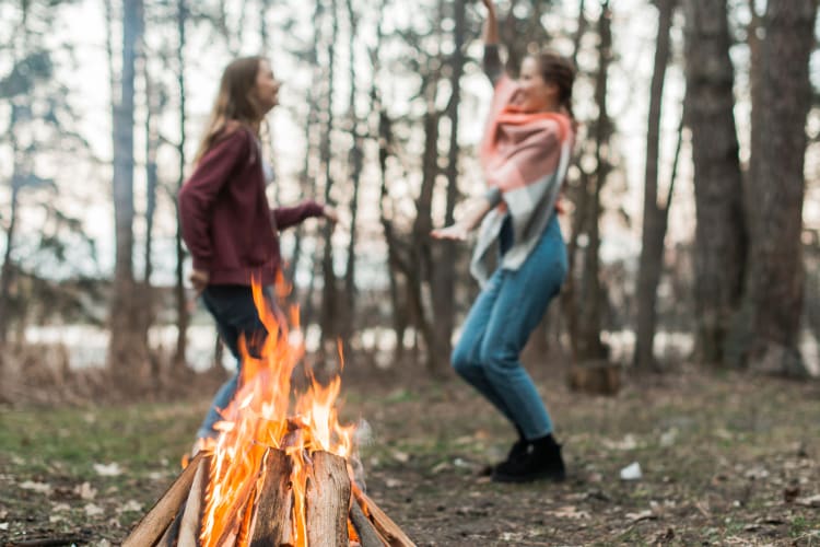 firepit date picnic