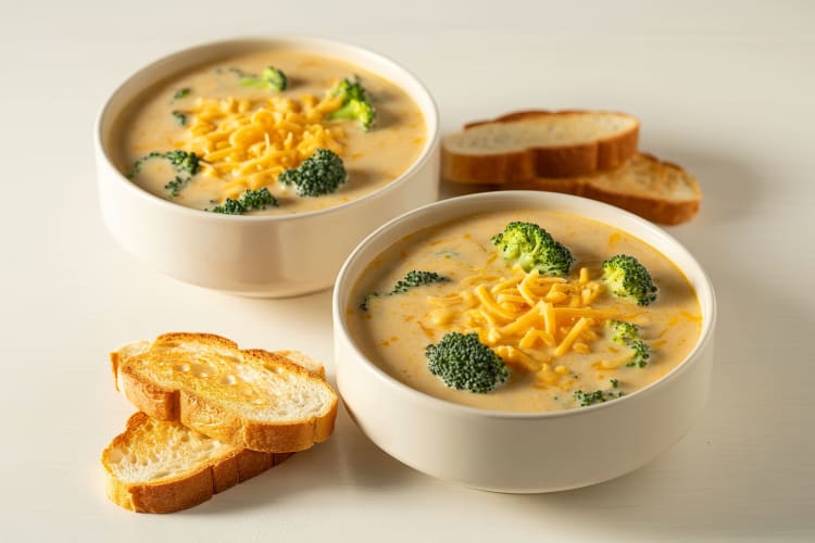Two bowls of the healthiest canned soups.