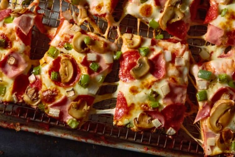 Specialty pizza from Jet's.