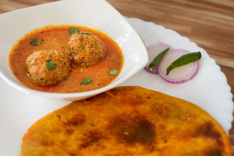 Sheermal is an Indian flatbread made with maida, yeast and eggs
