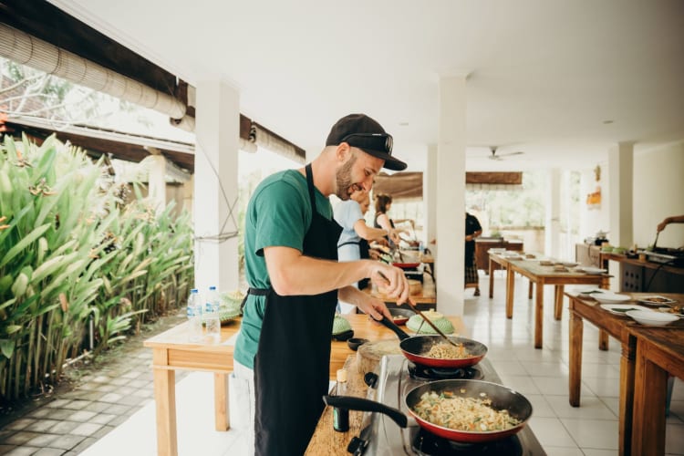 Islander food cooking class.