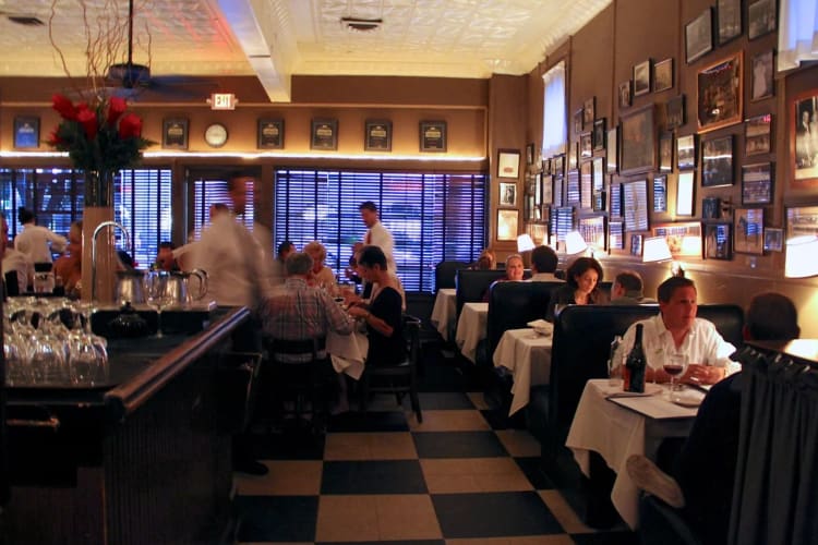 The inside of a cozy Louisville restaurant.