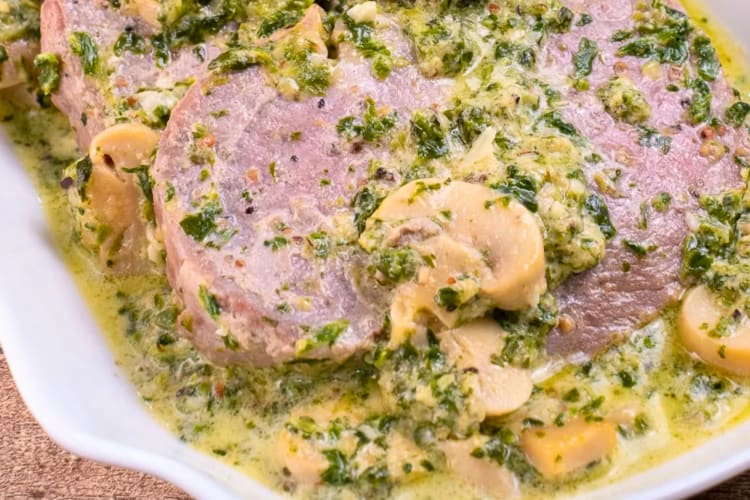 A dish of keto pork chops.