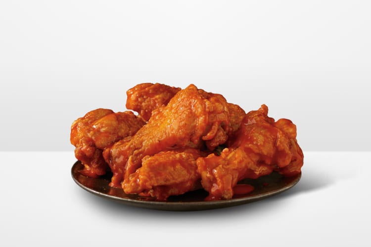 Checkers & Rally’s classic wings on a plate