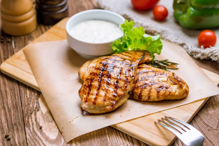 Grilled chicken is a healthy low-carb fast food.
