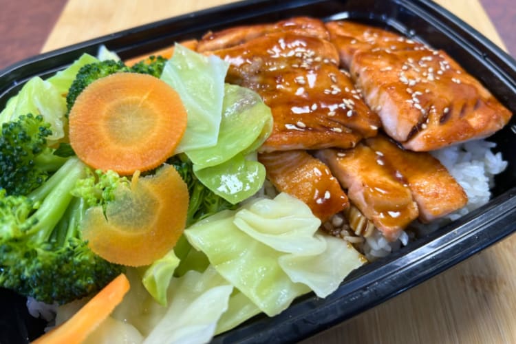 Enjoy a teriyaki bowl at this new restaurant in Minneapolis