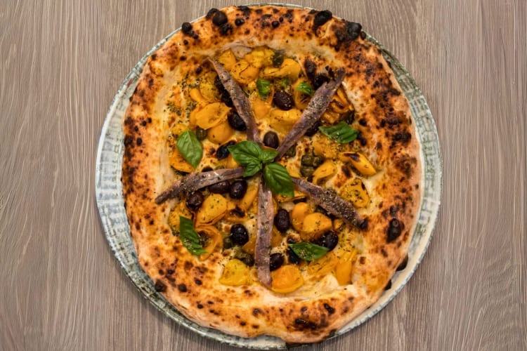 Marinara Gialla Neopolitan pizza