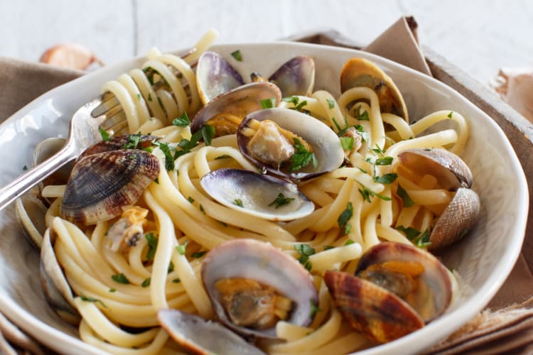 try the Spaghetti a vongole at this restaurant in Naples