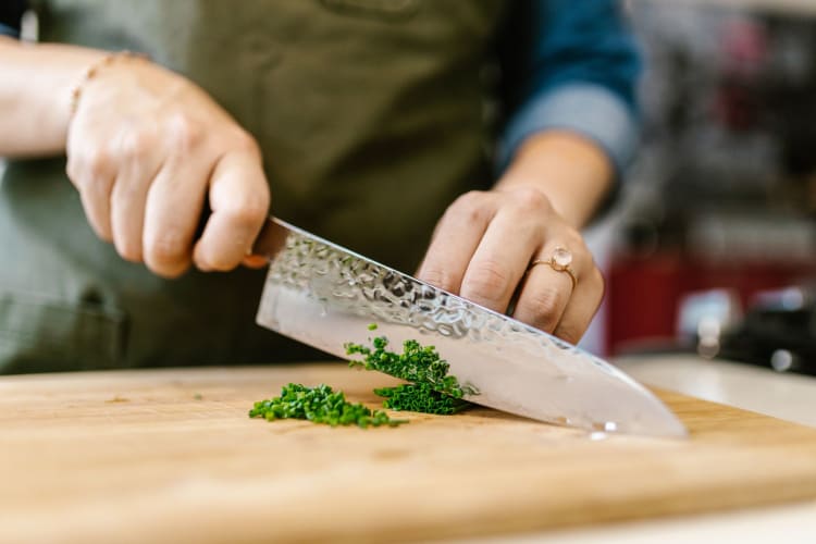 Chef's knife vs santoku. What are the differences?