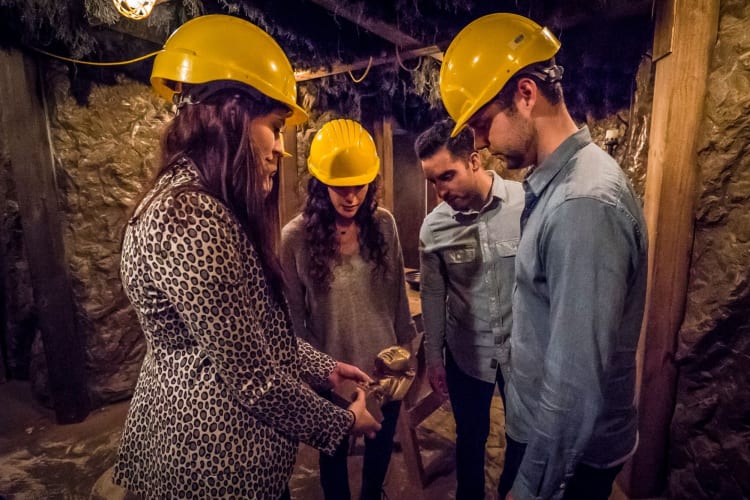 An easce room is a fun team building activity in Phoenix