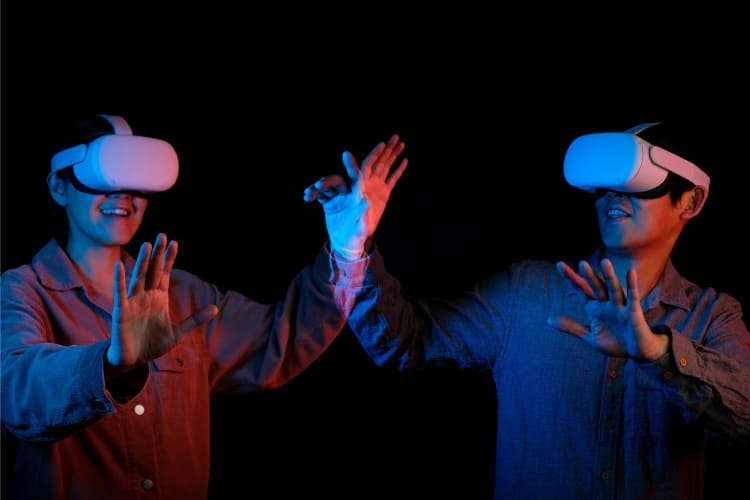 visit a virtual reality arcade for a fun team building activity in nyc