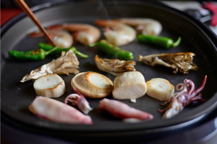 Teppanyaki vs. hibachi is a common question