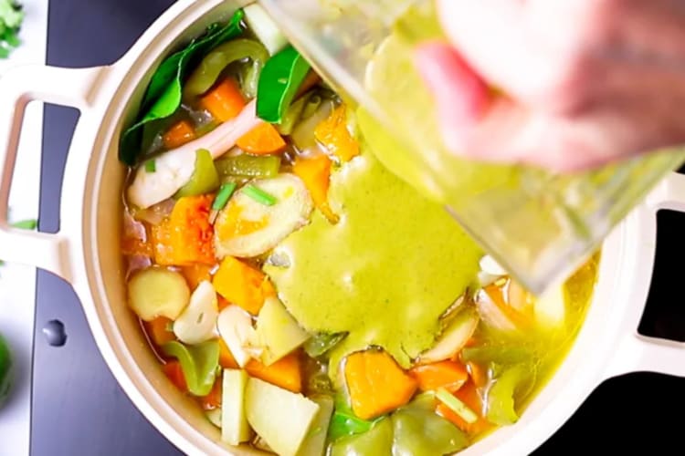 Vegetable curry is a healthy vegan passover recipe.