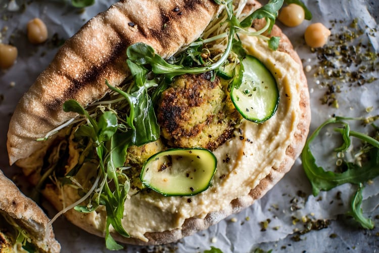 falafel with hummus and pita bread