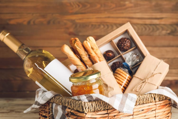 Gourmet Gift Basket: Classic Greek Food | 6 Items