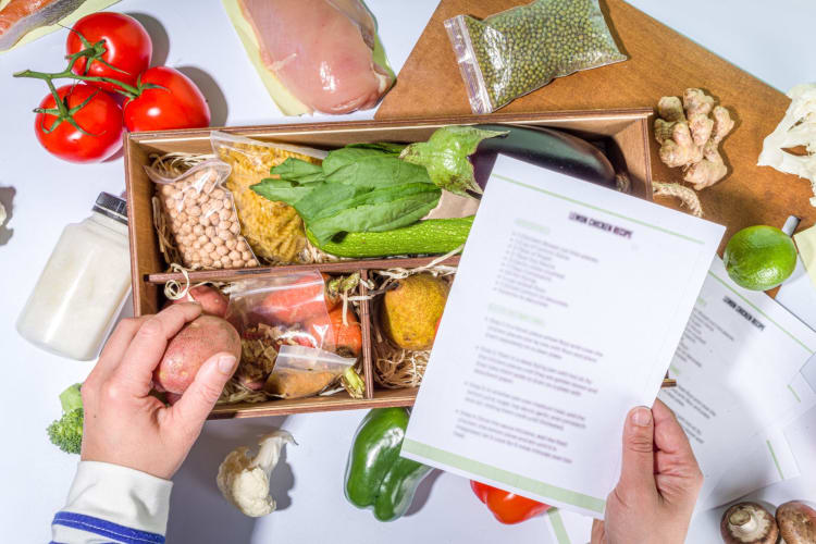 8 Best Meal Kit Delivery Services (2023): Blue Apron, Dinnerly, and More