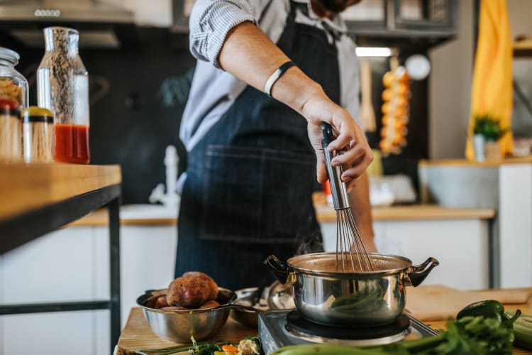 Best Saucepans Buying Guide for 2024 Cozymeal