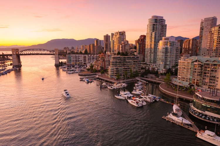 22 free or affordable romantic date ideas around Vancouver