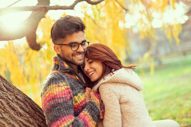 55 Fall Date Ideas and Cozy, Romantic Activities For 2023 Couples