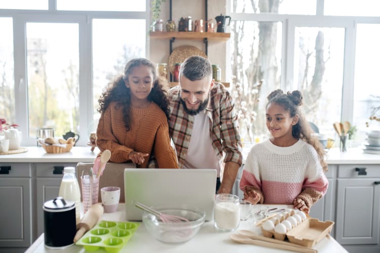 47 Best Kitchen Gadgets For Elderly To Make Life Easier