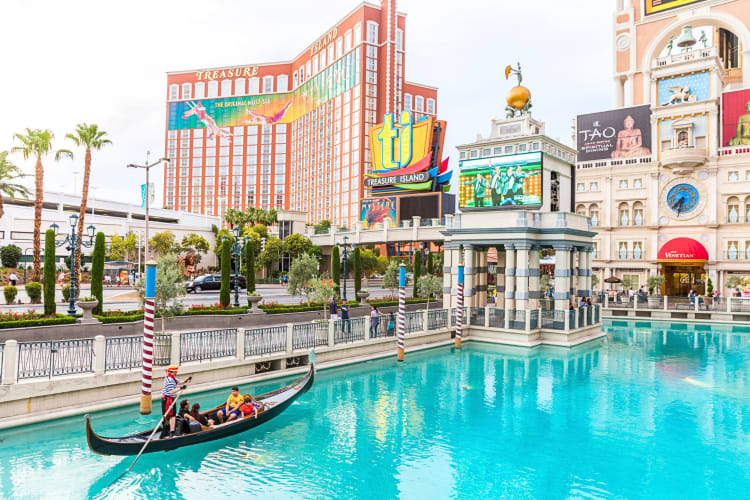 37 Interactive Team Building Ideas in Las Vegas for Work Groups | Cozymeal