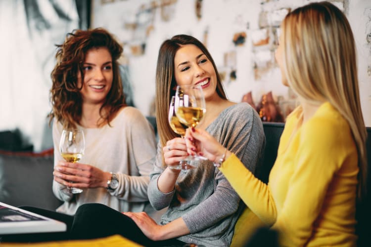 How to Hold a Wine Glass Expert Guide Cozymeal