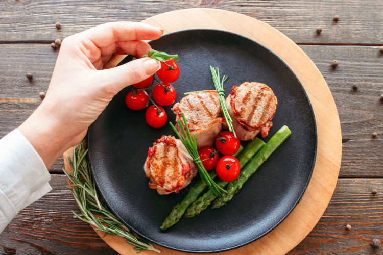 5 food plating tools: an essential chef kit for food presentation