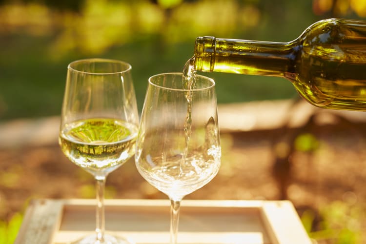 what is a dry white wine