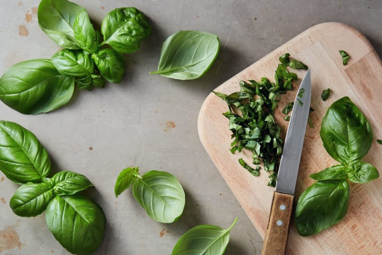 What type of knife do you use for basil?