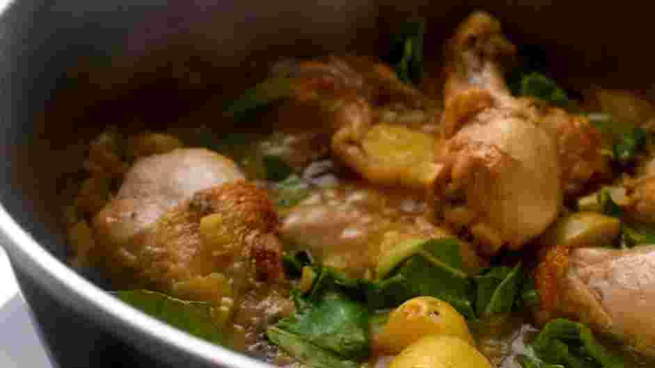 Estofado de Pollo Recipe: Bring to a boil and turn down the heat.