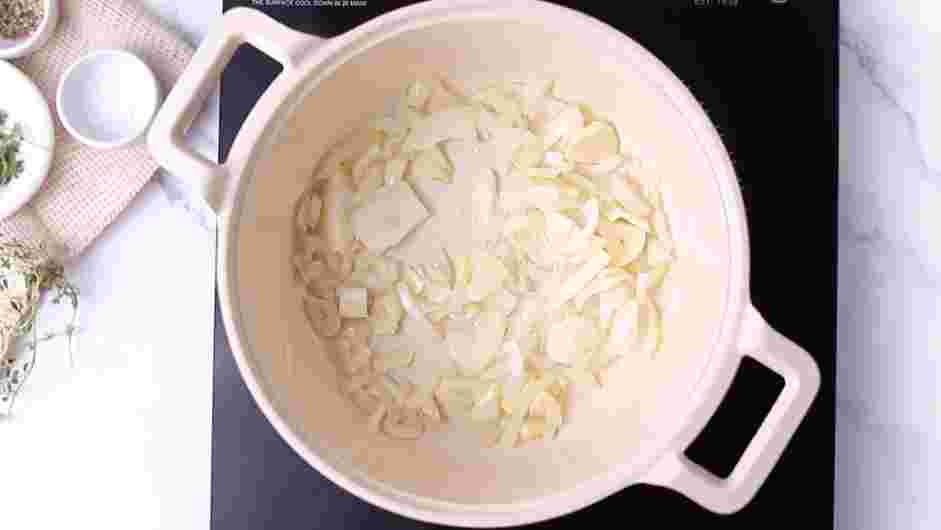 Vegan Pot Pie Recipe: In a nonstick saucepan over medium-high heat, heat the oil.