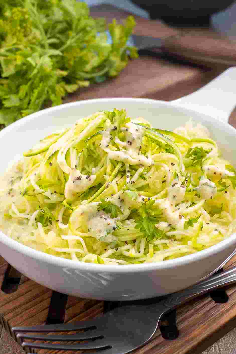 Keto Alfredo Sauce Recipe: Serve the keto alfredo sauce with zucchini noodles, shirataki noodles or any other low-carb friendly pasta.