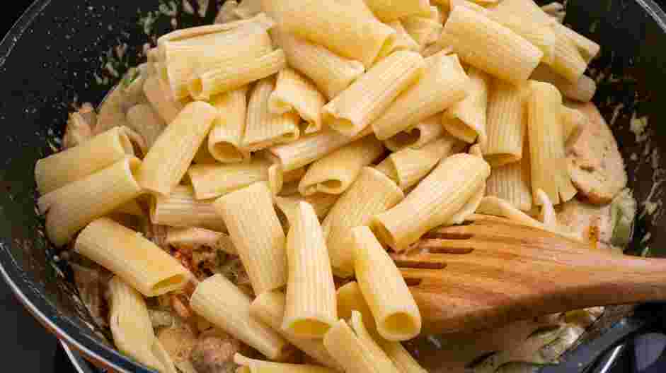 Cajun Chicken Alfredo Recipe: Add the cooked pasta and toss to coat.