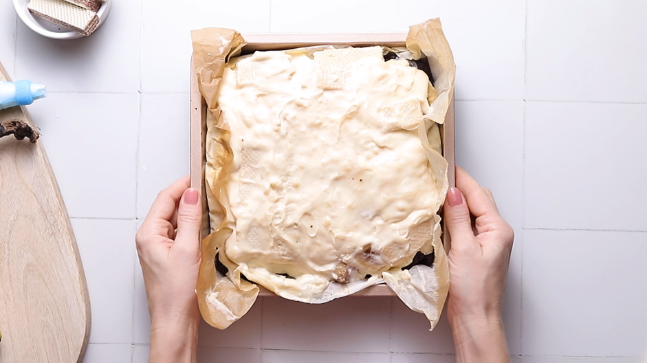 Banana Pudding Brownies Recipe:
Repeat a layer of banana slices and vanilla wafers and top with the rest of the pudding.