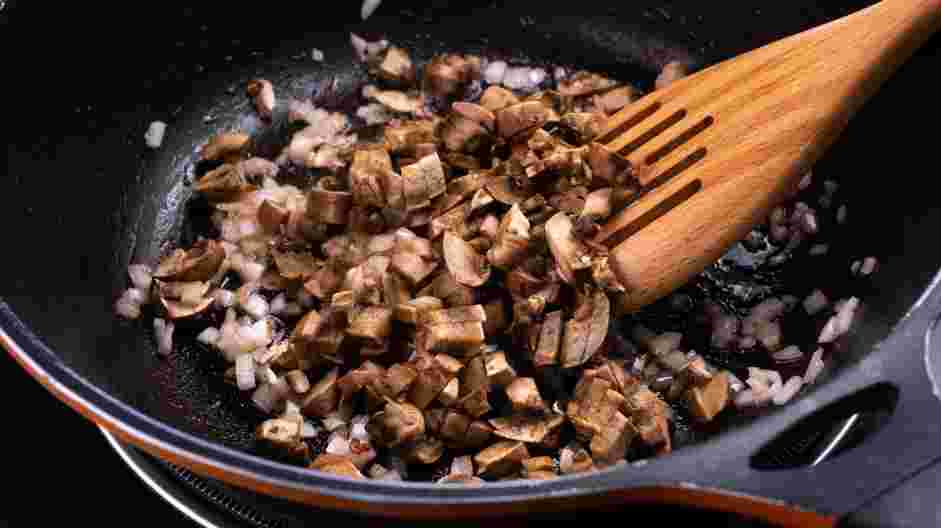 Keto Creamed Spinach Recipe: Add the mushrooms and sauté until cooked.