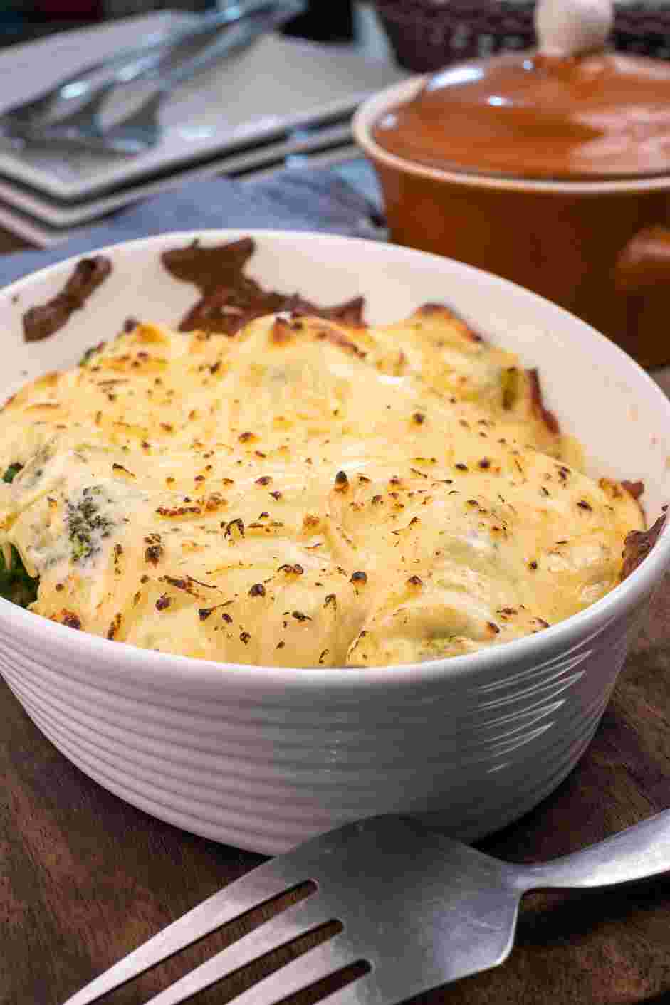 Keto Broccoli Casserole Recipe:
Remove from the oven and allow to cool for 5-10 minutes before serving.