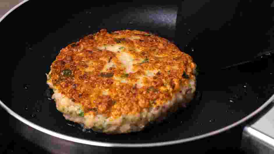 Shrimp Burger Recipe:
In a large nonstick skillet over medium heat, heat the oil until it begins to shimmer.