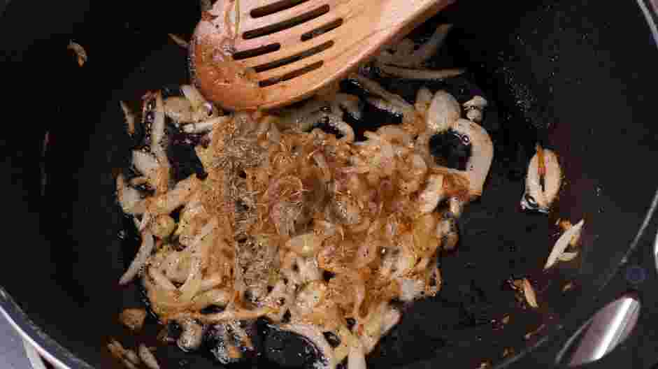 Green Bean Almondine Recipe:
Cook onions for about 20-25 minutes or until the onions are dark brown.