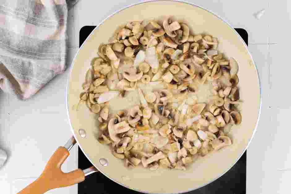 Vegan Mushroom Gravy Recipe:
In a large saucepan over medium-high heat, heat the olive oil.